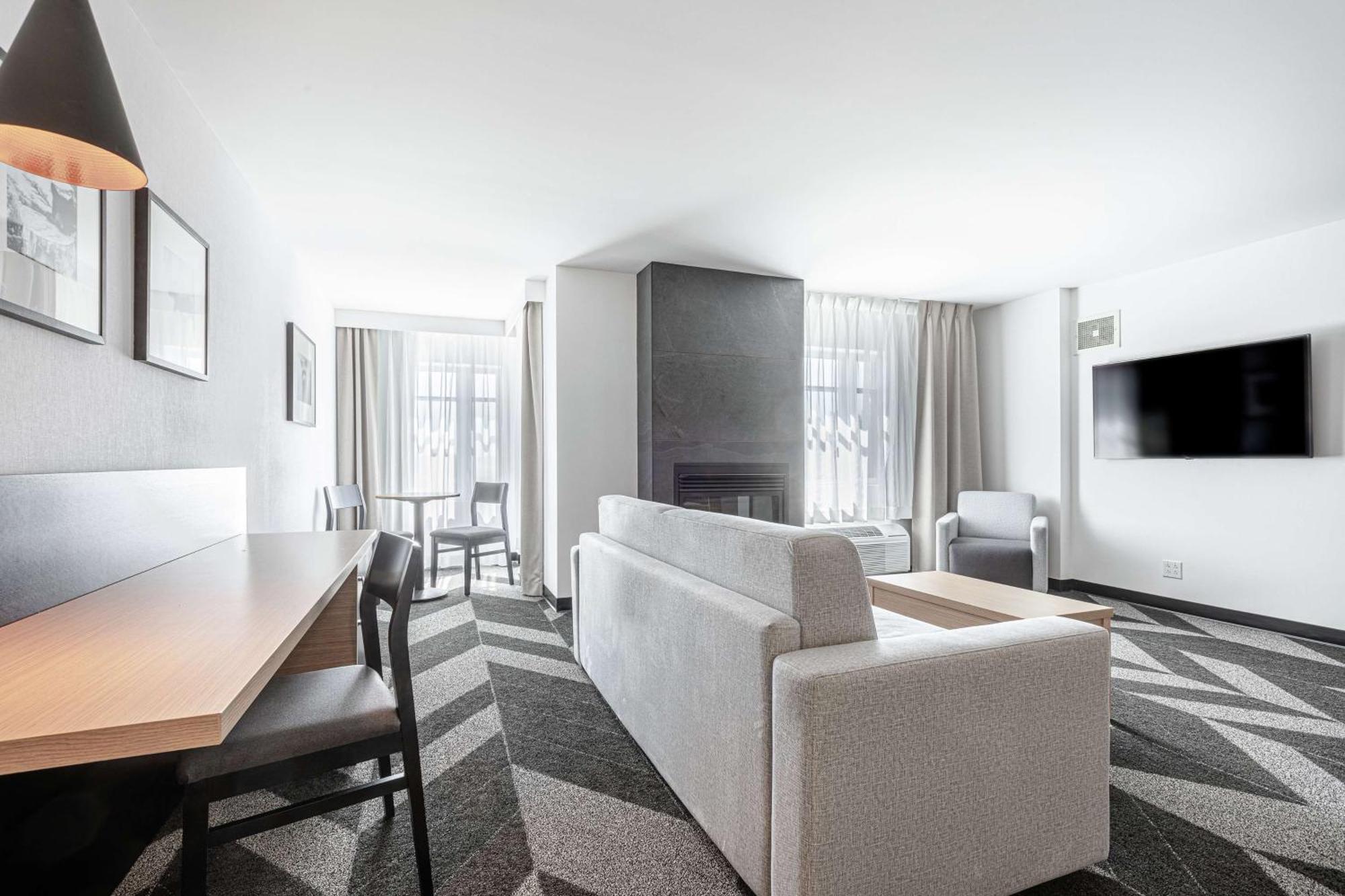 Doubletree By Hilton Quebec Resort Екстериор снимка